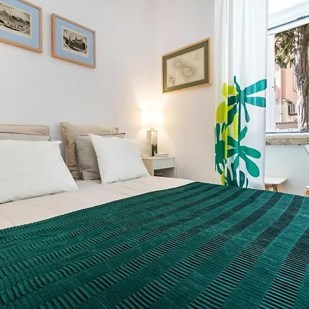 Modern Local In Residential Neighborhood شقة *