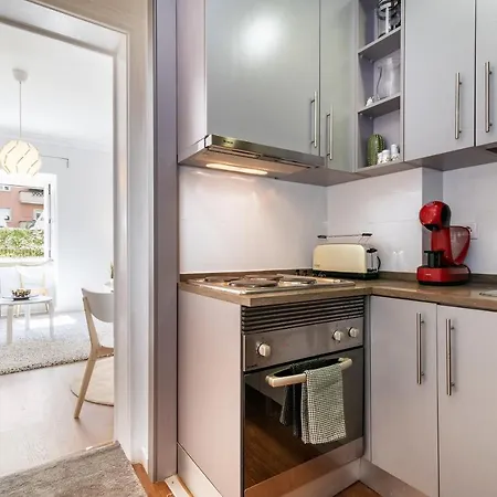 Modern Local In Residential Neighborhood Apartman Lisboa
