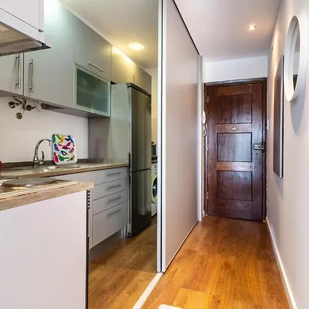 Modern Local In Residential Neighborhood Lisboa