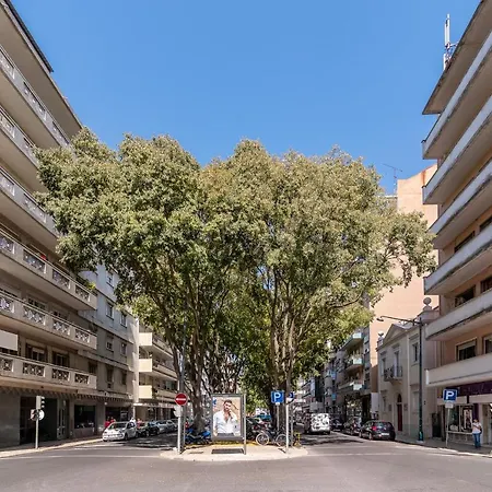 Apartment Modern Local In Residential Neighborhood Lisbon