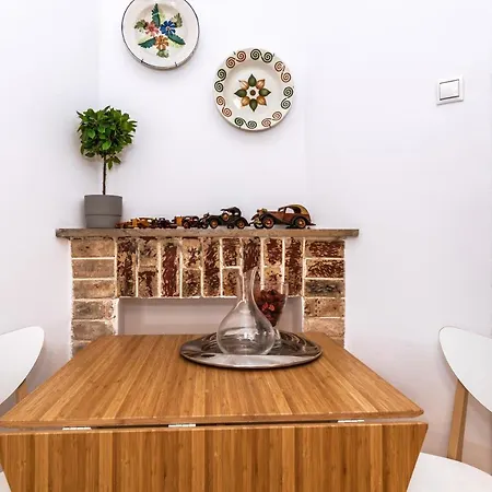 Modern Local In Residential Neighborhood * Lisbon